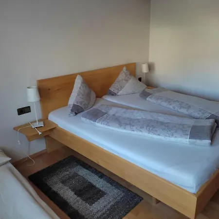 Ferienwohnung Marietta Mair شقة